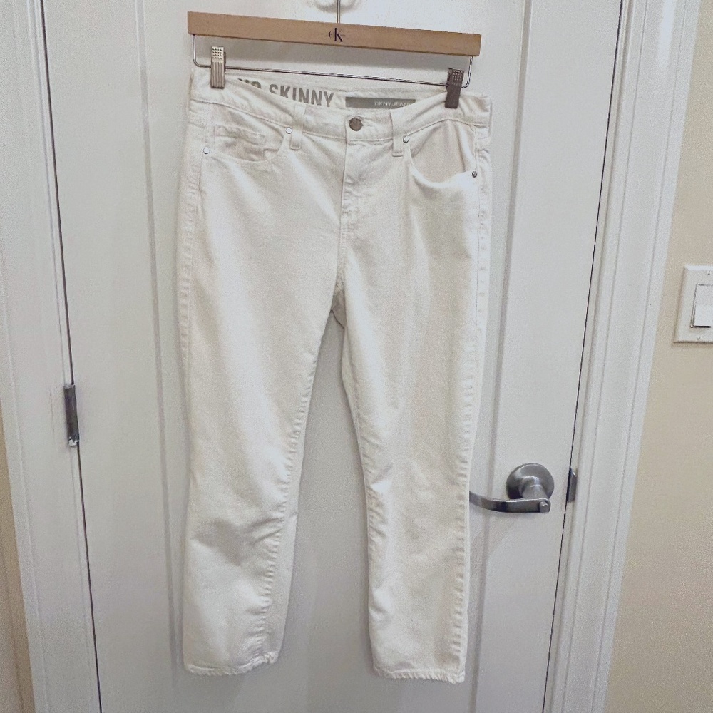 DKNY WHITE JEANS - SOHO SKINNY SIZE 4